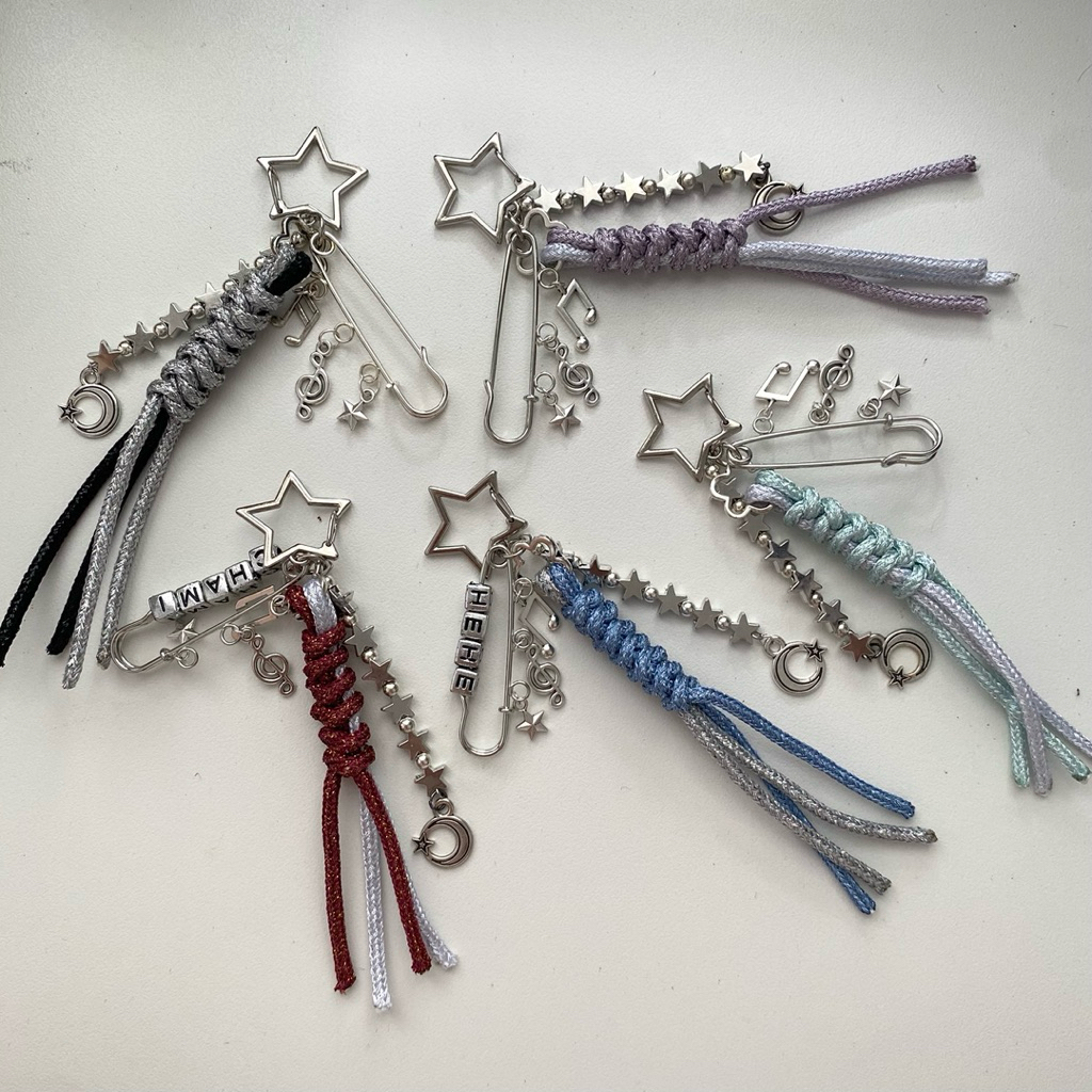 Charmbag / Keychain / Móc khoá thắt dây  – Custom tên riêng (ghi chú màu dây mix + chữ tối đa 5 ký tự)