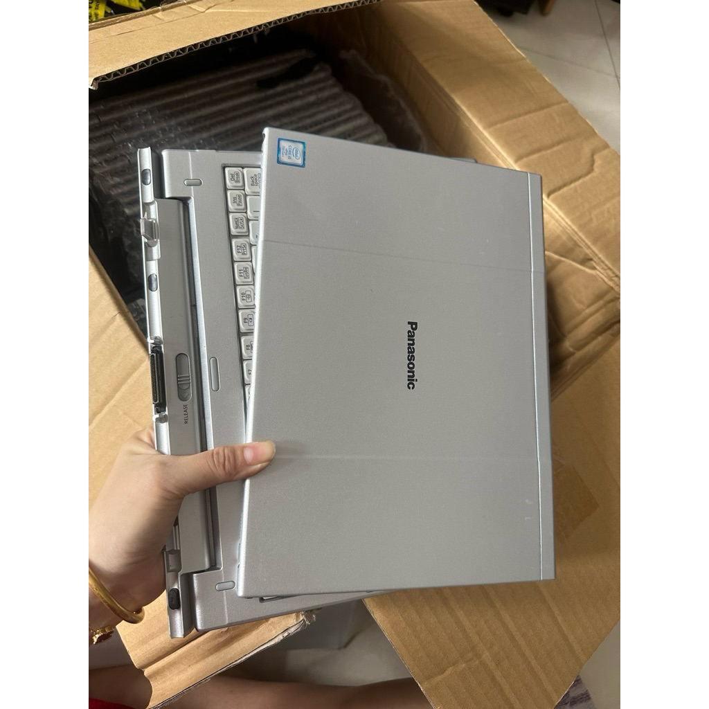 💻 Laptop 2in1 Panasonic Let's Note CF-XZ6 ngang Surface Pro5