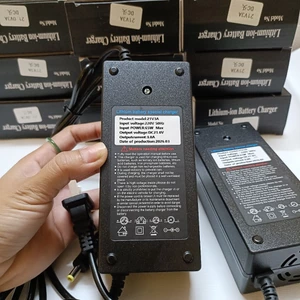 Sạc 21v-3A sạc 5s chân 5.5 có quạt tản nhiệt chuẩn pin li-on