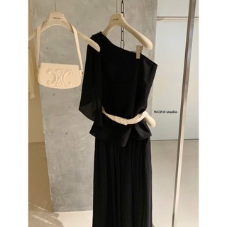 𝑻𝒉𝒐'𝒄 𝑪𝒍𝒐𝒕𝒉𝒊𝒏𝒈 - 𝑾𝑮𝑾𝑬 (Sẵn) Set Áo Lệch Vai Tà Tách Riêng Và Quần WGWE w8900