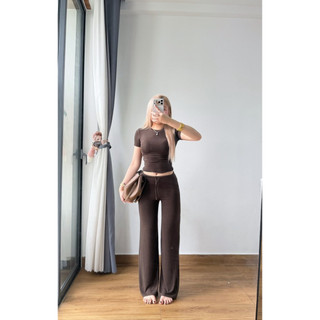 Signature Set Body Fit Áo Ôm Dáng Tay Ngắn & Quần Dài Ống Suông Có Dây Rút Chất Liệu Thun Co Giãn  Mềm Mịn Tôn Dáng