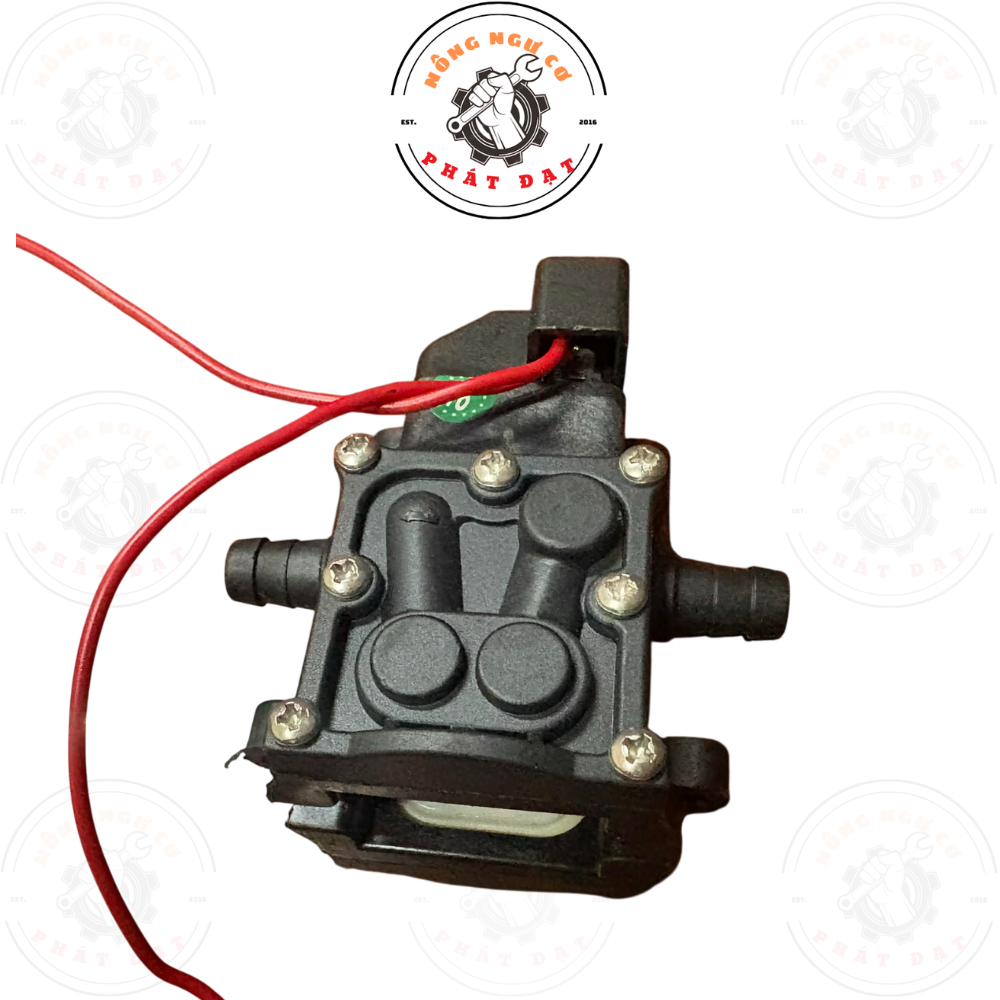 Đầu bơm của máy bơm mini hãng EARTH cao cấp, có rờ le, bơm mạnh, ổn định, bền