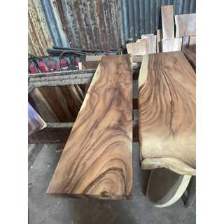 Gỗ me tây: 25 x 160 x 3.4cm (sơn 1 mặt)