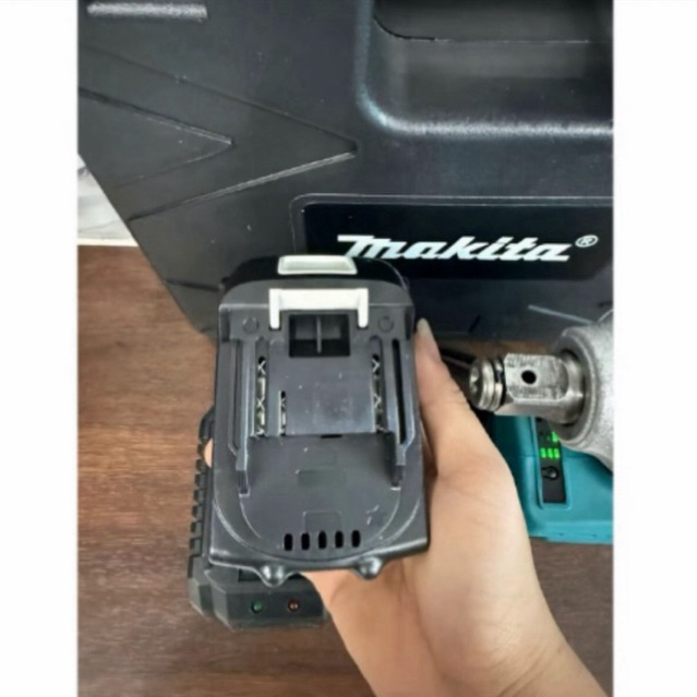 Máy siết bulong makita 199v kèm phụ kiện máy bắn bulong động cơ không chổi than