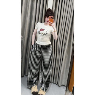 Set bộ áo bbt kitty nắm tay mix quần xuông kẻ sọc ngang đen