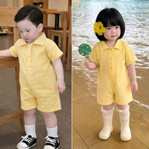 Sẵn Ship--Jumpsuit Tone Vàng đi biển vải Thô hàn cho bé trai bé gái 7-17kg mặc đi học đi, đi chơi đi biển chụp ảnh đẹp