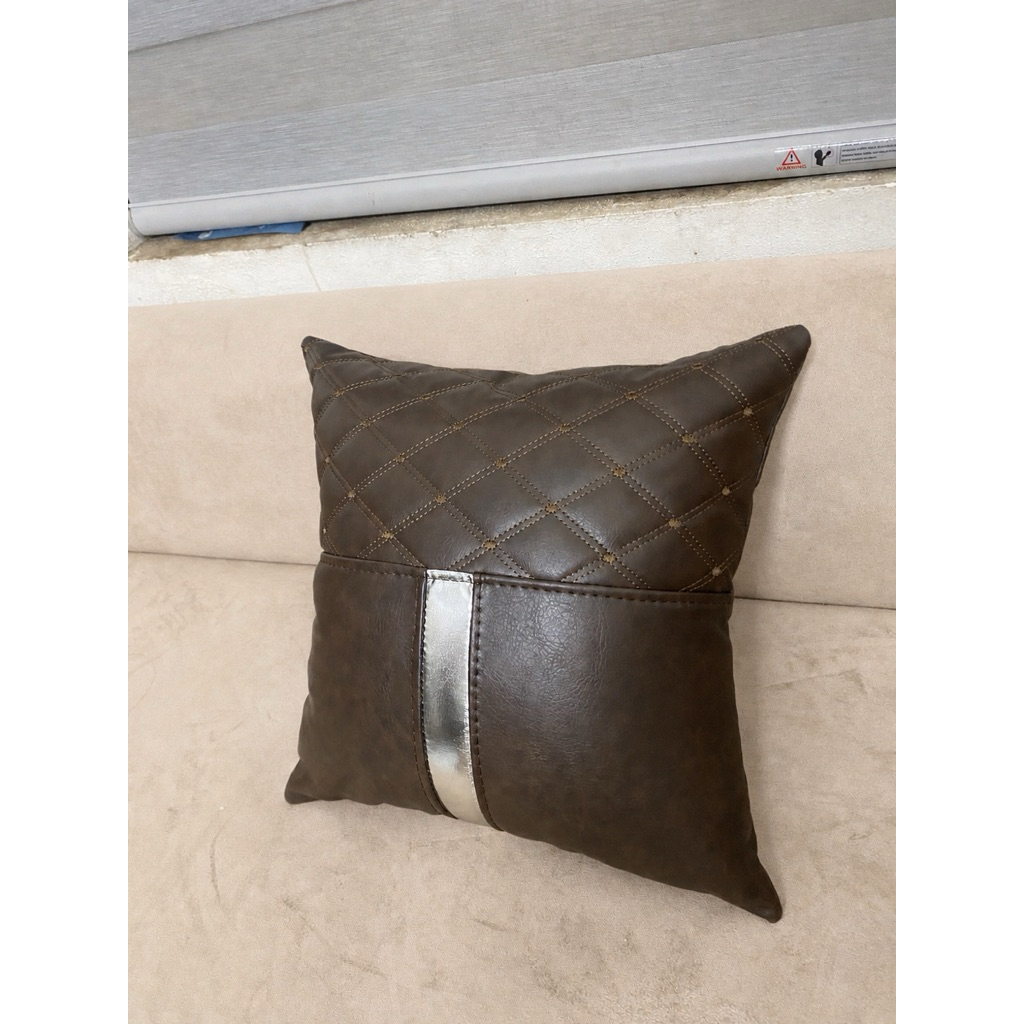 Gối trần trám kẻ bạc, Gối ôm, Gối tựa, Gối decor da Cleo sang trọng trẻ trung.