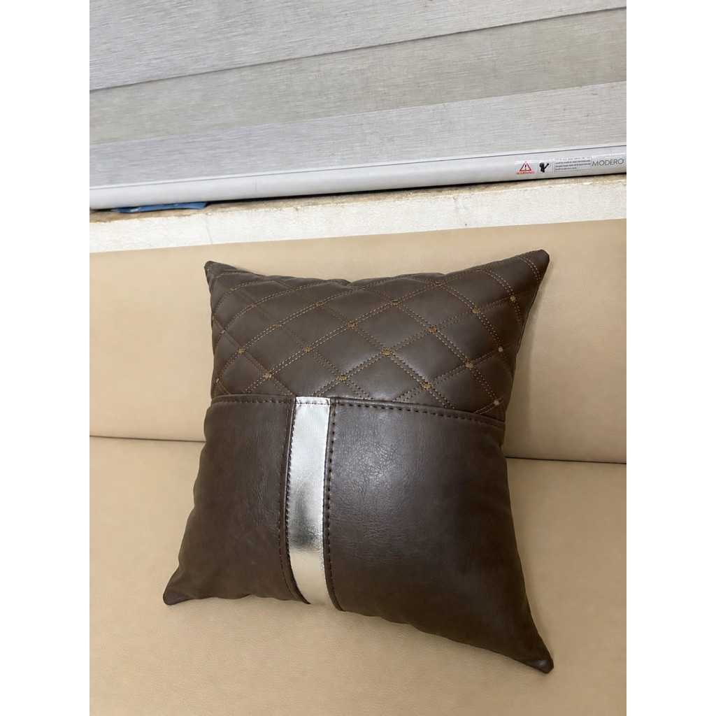 Gối trần trám kẻ bạc, Gối ôm, Gối tựa, Gối decor da Cleo sang trọng trẻ trung.