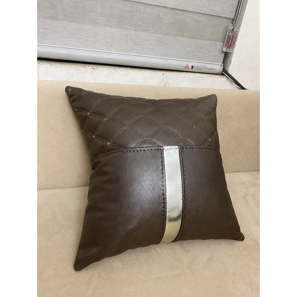 Gối trần trám kẻ bạc, Gối ôm, Gối tựa, Gối decor da Cleo sang trọng trẻ trung.