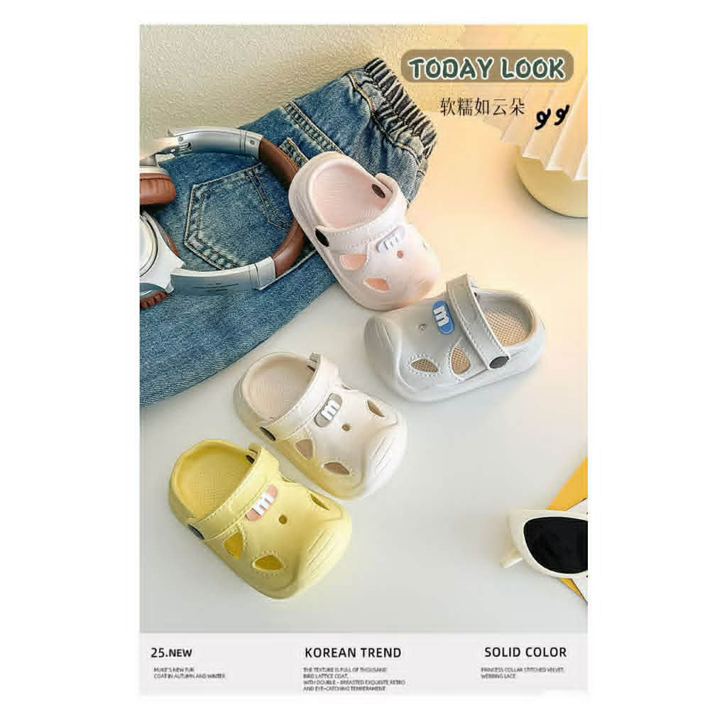 Dép Trẻ Em, Dép Sục Sticker Gấu Chữ M Chất Liệu EVA Siêu Nhẹ Có Quai Chống Trơn Trượt Cho Bé Trai Bé GáI( Mẫu Hot)