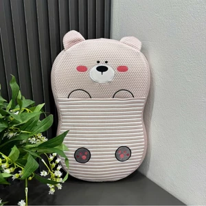 Gối mèo băng lạnh má hồng