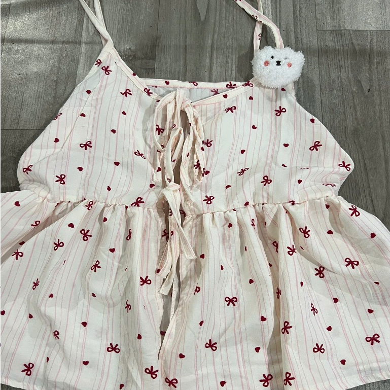 [TẶNG QUÀ]Set Áo Đũi 2 món Kèm Yếm 2 Dây Nơ Trước Phối Dáng babydoll hoạ tiết hoa nhí cute  mẫu mới 2026