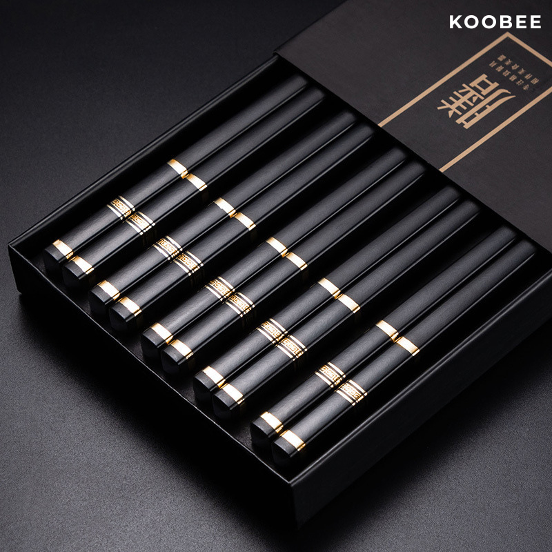 Hộp 10 Đôi Đũa Kháng Khuẩn KOOBEE – Màu Đen Họa Tiết Vạn Lý Trường Thành, Chống Trơn, Chịu Nhiệt Cao Cấp (BA23)