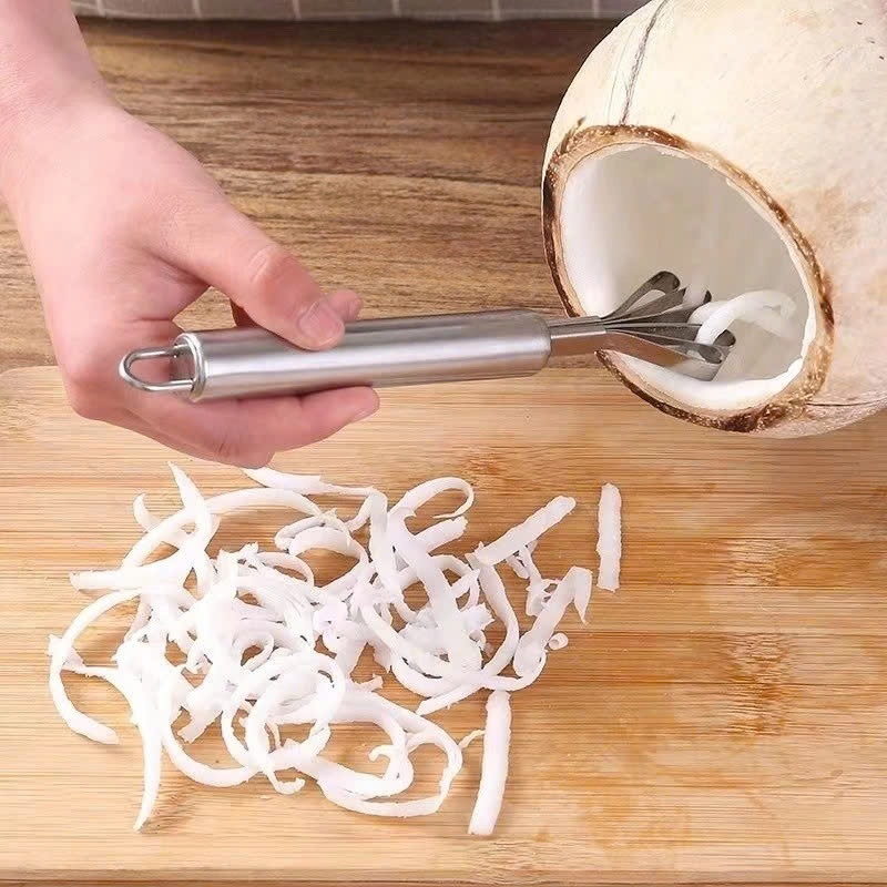 Nạo Dừa Sợi HoàngNam Living, Dụng Cụ Bào Dừa, Đánh Vẩy Cá Chất Liệu Inox Cán Cầm Dài Có Móc Treo