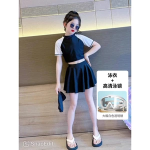 Sét Váy bé gái áo croptop chân váy ngắn cho mẹ và bé diện Đi Biển Phong Cách Thể Thao cá tính cho mẹ và bé sét đồ mẹ bé