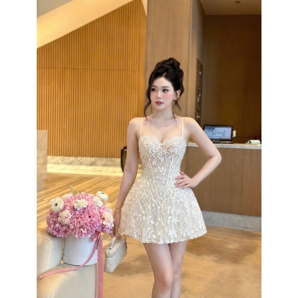 Váy Thiết Kế - Váy 2 Dây Ren Lá Chân Váy Xòe A Sang Chảnh