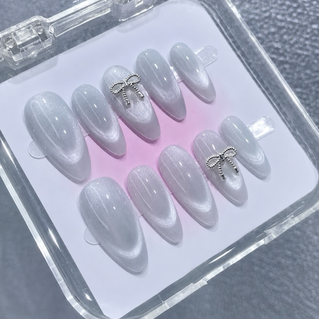 nail box xinh ( kèm keo và dũa )