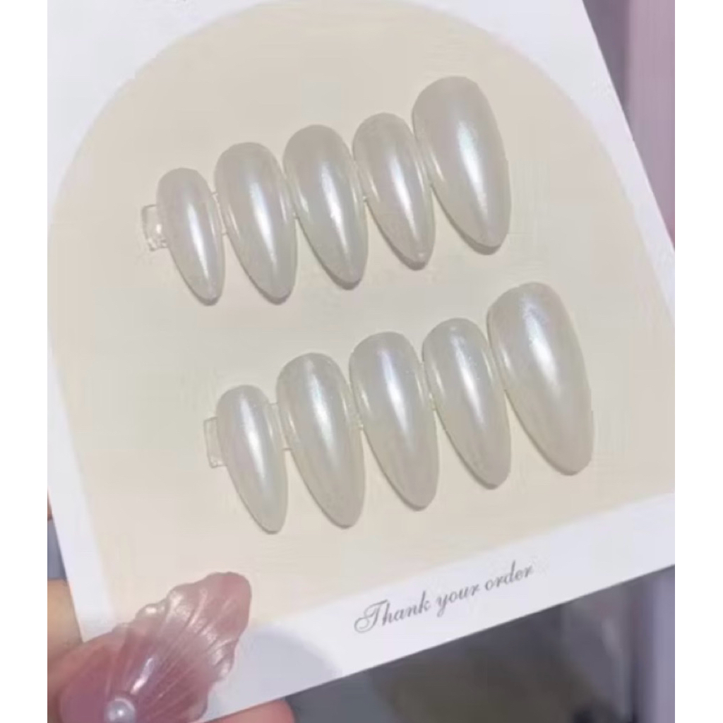 nail box xinh ( kèm keo và dũa )