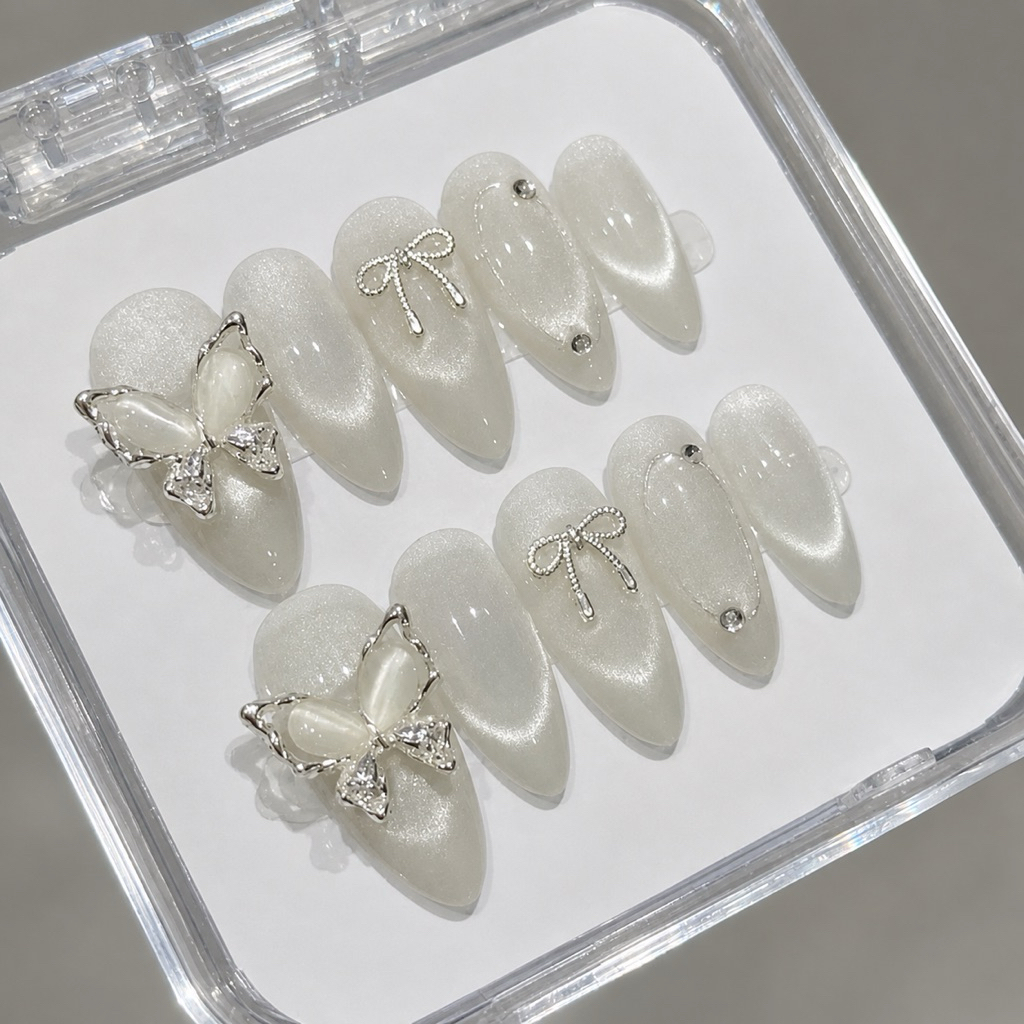 nail box xinh ( kèm keo và dũa )