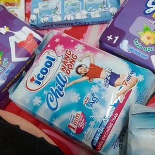 Băng Vệ Sinh Icool Chill Năng Động 7 Miếng Ban Ngày 24cm BVS Mặt Vải Nhung The Mát Có Cánh Khử Mùi..