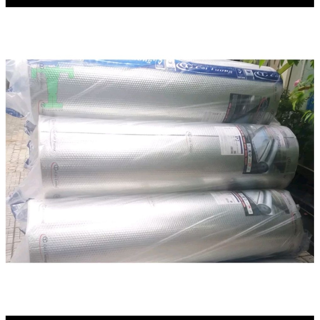 Tấm cách nhiệt chống nóng 2 lớp bạc. Khổ rộng 1m55 giữa có túi khí cách nhiệt, cách âm hiệu quả
