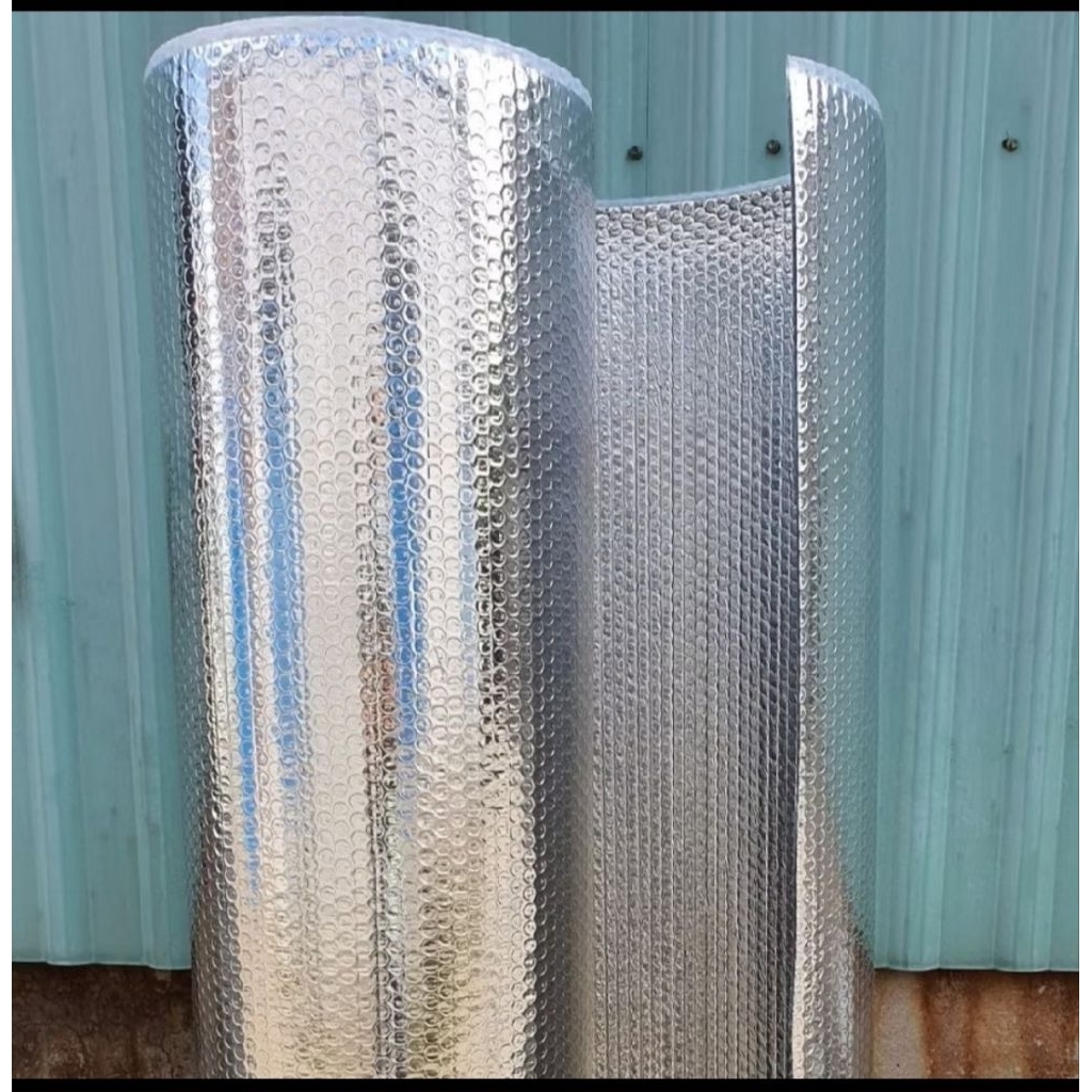Tấm cách nhiệt chống nóng 2 lớp bạc. Khổ rộng 1m55 giữa có túi khí cách nhiệt, cách âm hiệu quả