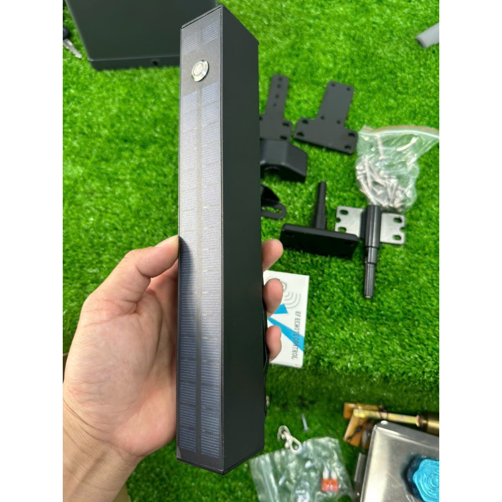 Thiết bị đóng mở cửa sổ tự động dùng năng lượng mặt trời AW07 thích hợp cho tòa nhà, chung cư, khách sạn