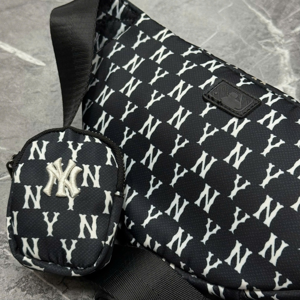 [Chính hãng] Túi bao tử đeo chéo MLB Monogram Hip Sack New York Yankees 3AHSM012N - 50BKS