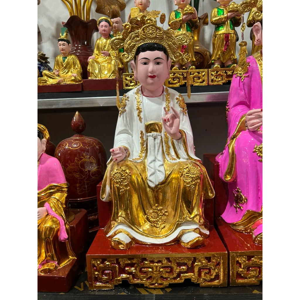 Tượng cô chín, cô Bơ (Tượng thổ)