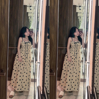 Maxi hai dây họa tiết trái tim đen cổ vuông thắt nơ ngực dáng dài xòe