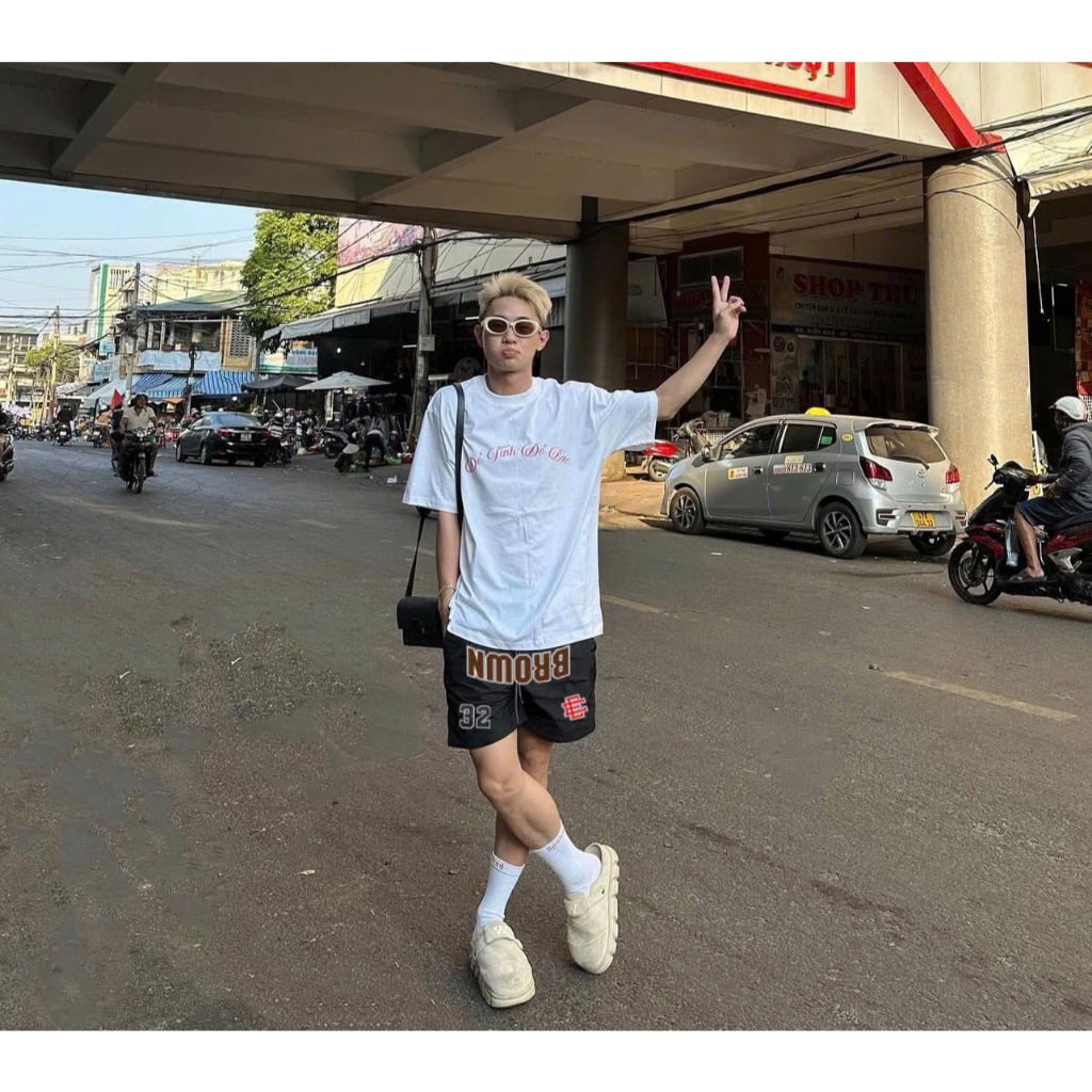 Quần Short Thun Nỉ Streetwear Họa Tiết BRO In Ngược Form Dáng Trên Gối Màu Xanh Than Chuẩn Chất Cotton