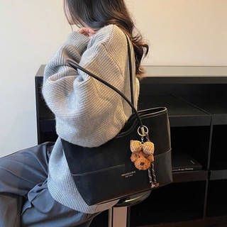 Túi xách tote công sở hai màu phối hợp đựng vừa tài liệu tặng kèm charm xinh MIE BAG