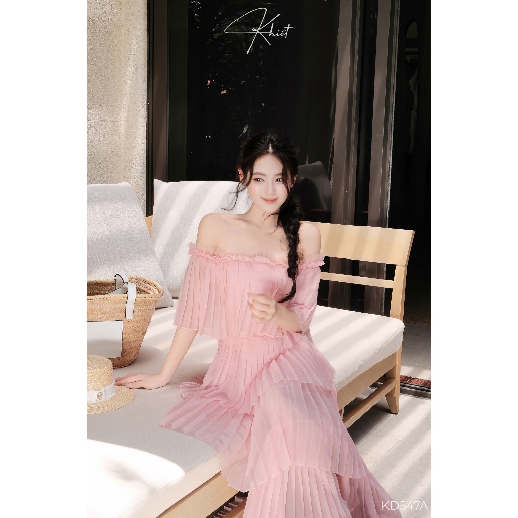Đầm dài maxi hồng trễ vai tơ nữ hoàng dập ly phong cách bay bổng nhẹ nhàng Khiết KD547A