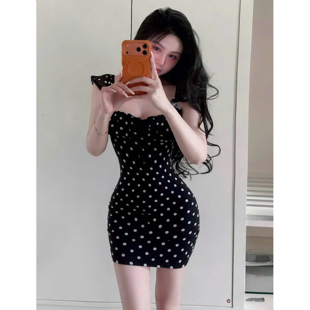 Đầm nữ chấm bi mặc được 2 kiểu xinh lắm