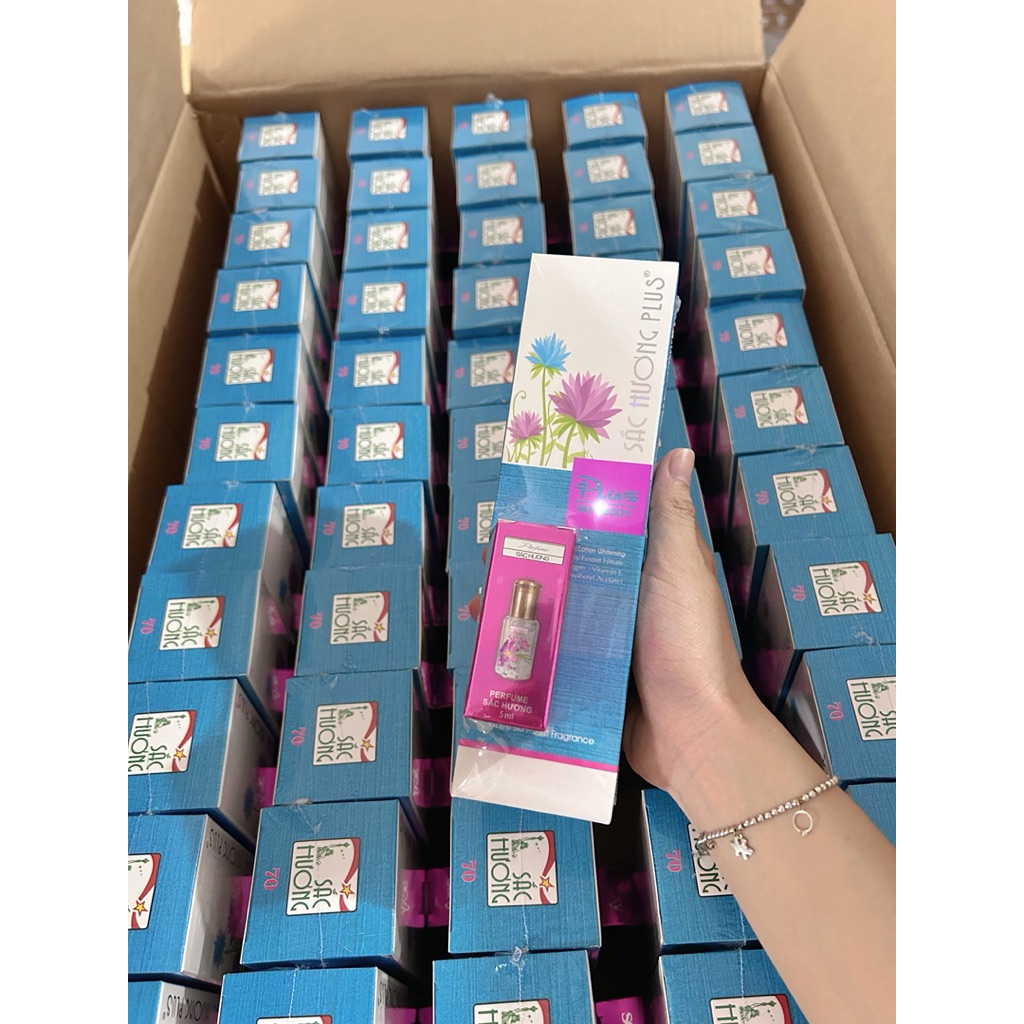 Kem body Sắc Hương Plus 280g giúp làm đều màu da,giúp da mịn màng.