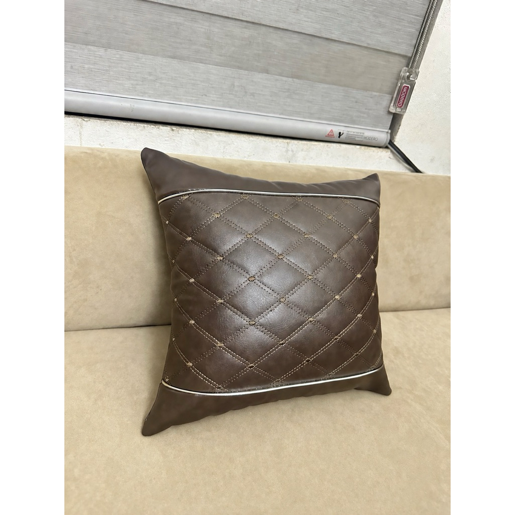 Gối trám viền bạc, Gối tựa, Gối ôm, Gối decor da Cleo hiện đại sang trọng.
