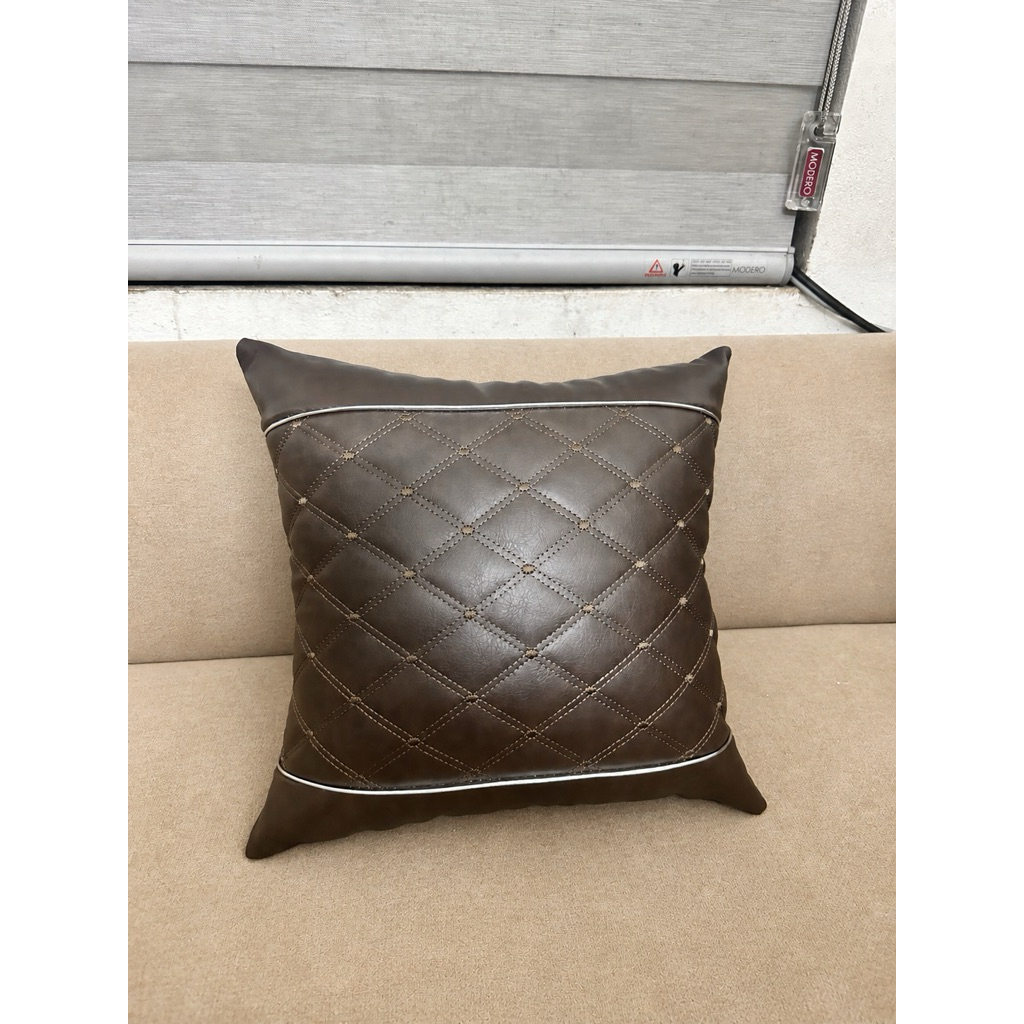 Gối trám viền bạc, Gối tựa, Gối ôm, Gối decor da Cleo hiện đại sang trọng.