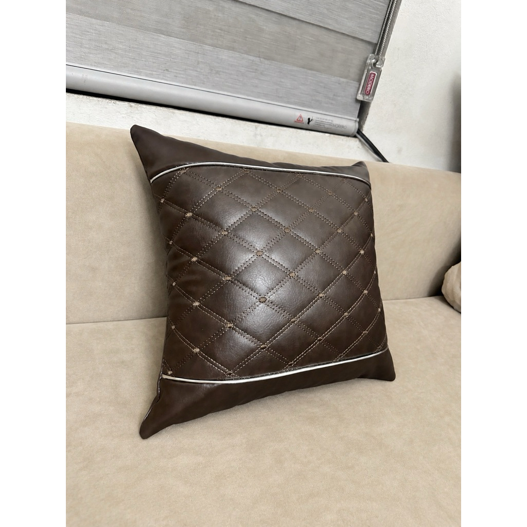 Gối trám viền bạc, Gối tựa, Gối ôm, Gối decor da Cleo hiện đại sang trọng.