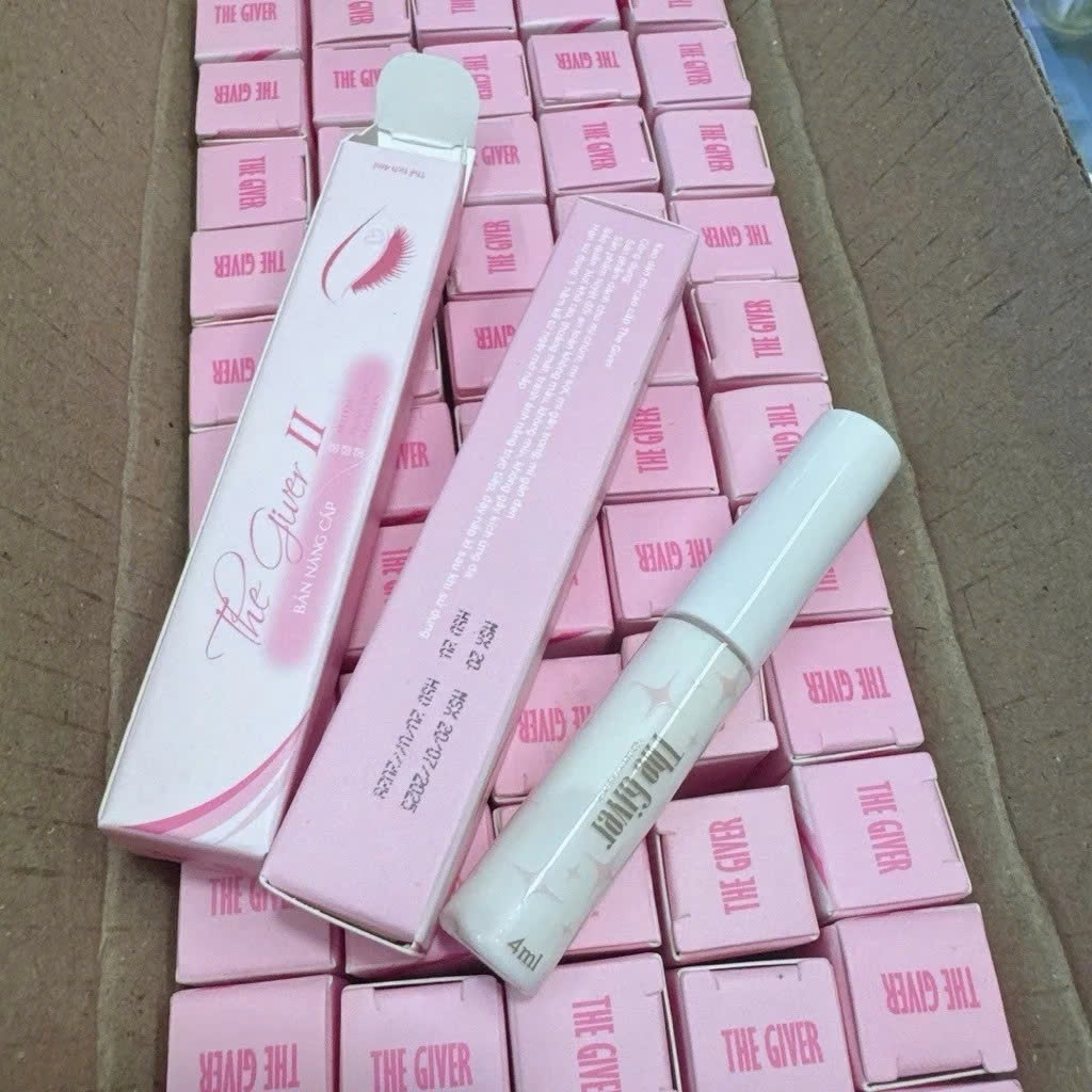 Keo Dán Mi The Giver 4ml, An Toàn, Khô Nhanh, Dính Siêu Chắc,Độ Bám Cao, Giữ Mi--LeeVelvetLashes