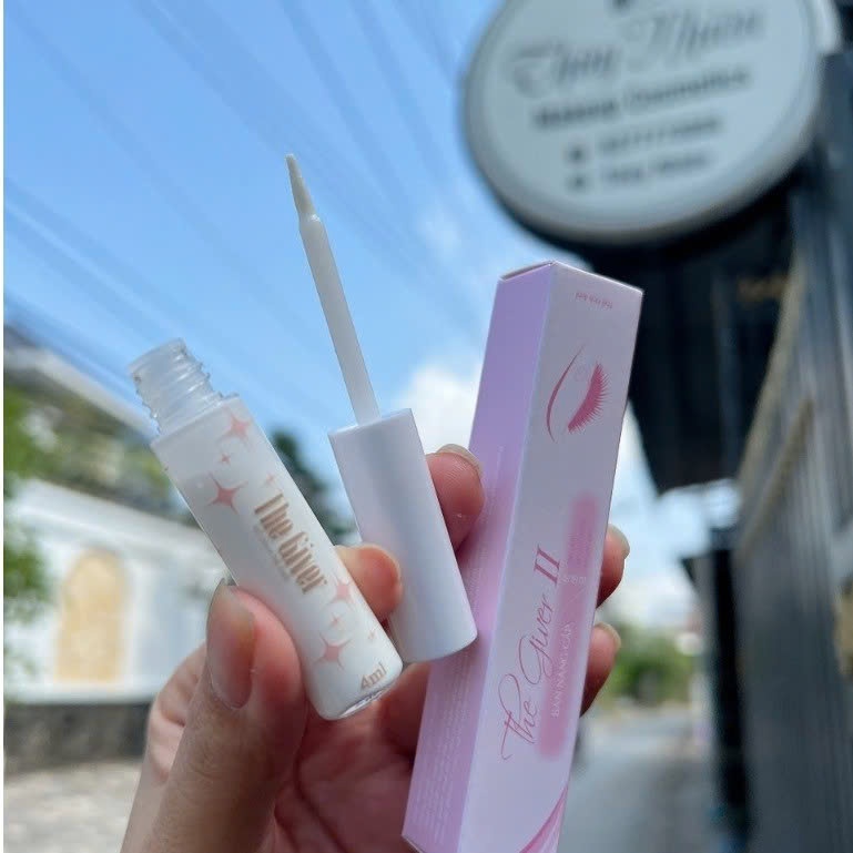 Keo Dán Mi The Giver 4ml, An Toàn, Khô Nhanh, Dính Siêu Chắc,Độ Bám Cao, Giữ Mi--LeeVelvetLashes