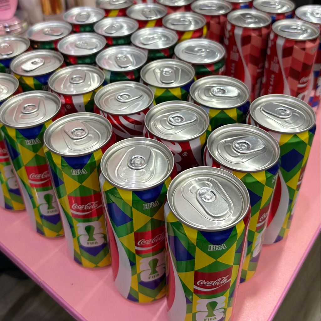 Lon Coca cola phiên bản đội tuyển Brazil (Neymar, Vinícius Júnior, Raphinha, Casemiro,...) kỉ niệm world cup 2026