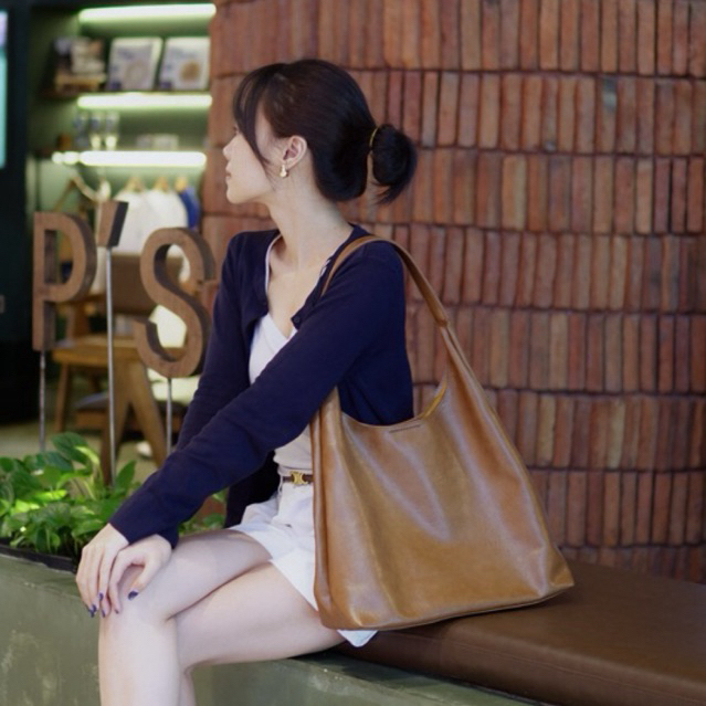 [Tặng Túi Mini] Túi Tote Da Đơn Giản Gọn Nhẹ | Đựng Vừa Laptop (LEBOW)