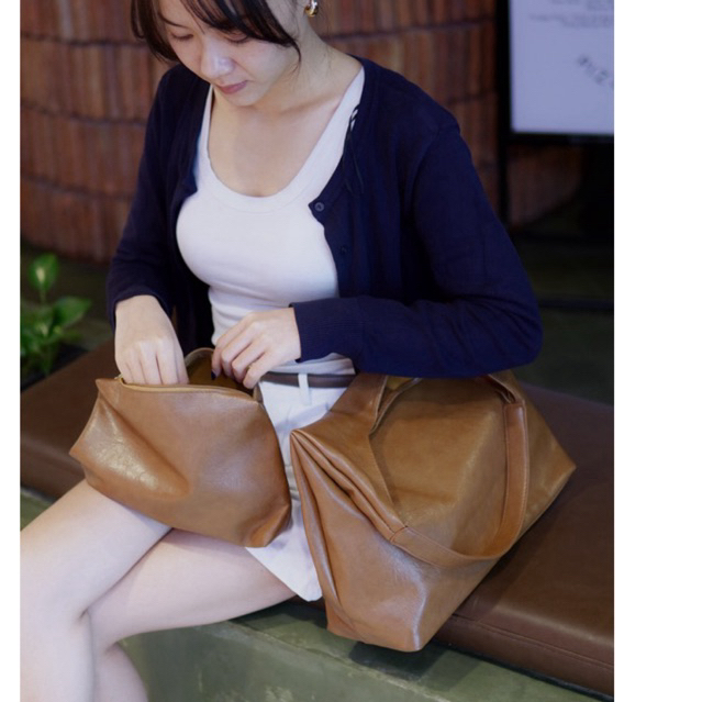 [Tặng Túi Mini] Túi Tote Da Đơn Giản Gọn Nhẹ | Đựng Vừa Laptop (LEBOW)