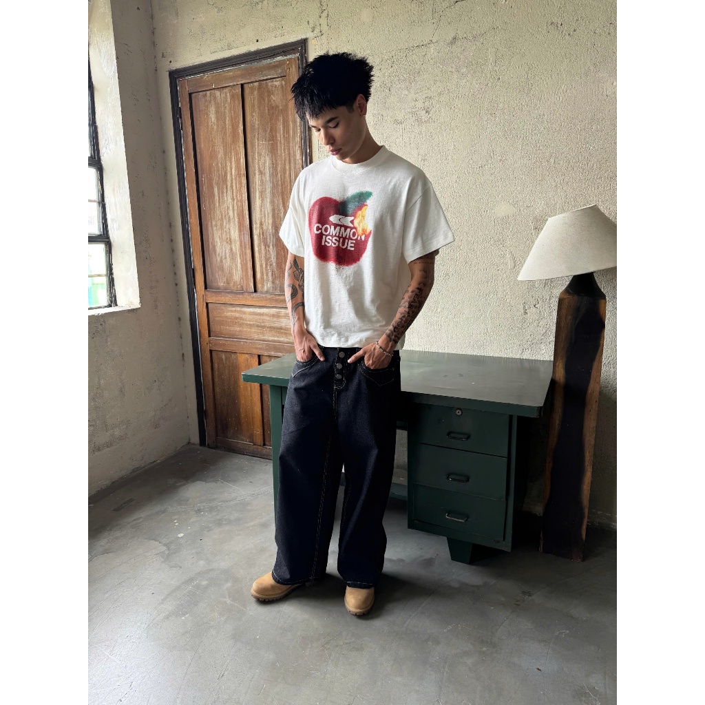 Áo Thun Form Boxy "APPLE” Chất Vải Slub Premium Cotton 250gsm Unisex Nam Nữ | Common Issue