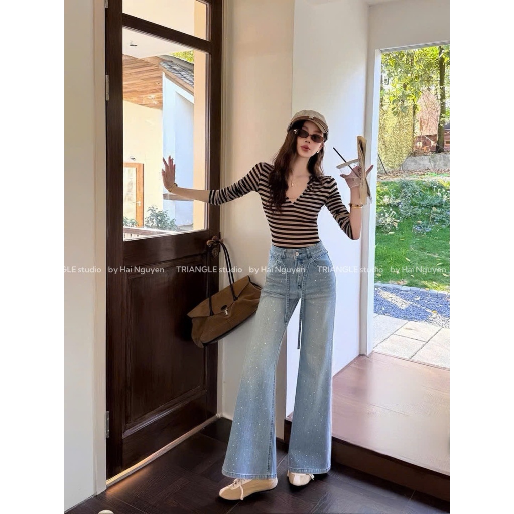 TRIANGLE - Strass Jeans (Cân nhắc kỹ, return is not welcomed) - Quần jeans ống loe đính đá style Hàn dễ mặc, thanh lịch