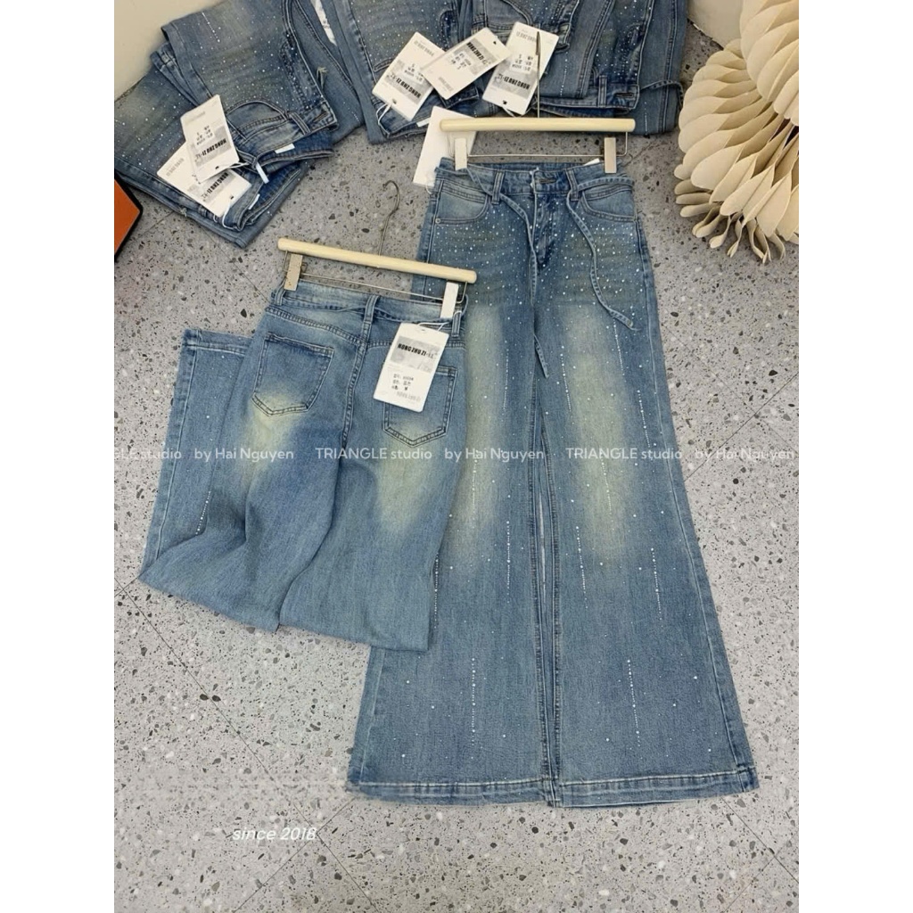 TRIANGLE - Strass Jeans (Cân nhắc kỹ, return is not welcomed) - Quần jeans ống loe đính đá style Hàn dễ mặc, thanh lịch