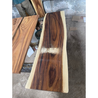Gỗ me tây: 40 x 200 x 3.4cm (sơn 1 mặt)