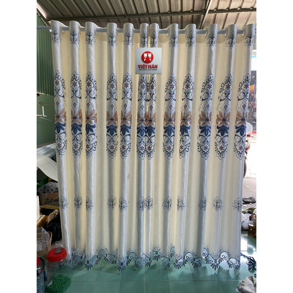 1 TẤM GẤM THÊU MÀU  TRẮNG KEM PHỐI CHÂN REN CHƯA CÓ CÂY TREO - TREO 1 TẤM MUA 1 TẤM _TREO 2 TẤM MUA 2 TẤM RÈM CỬA VIỆT H