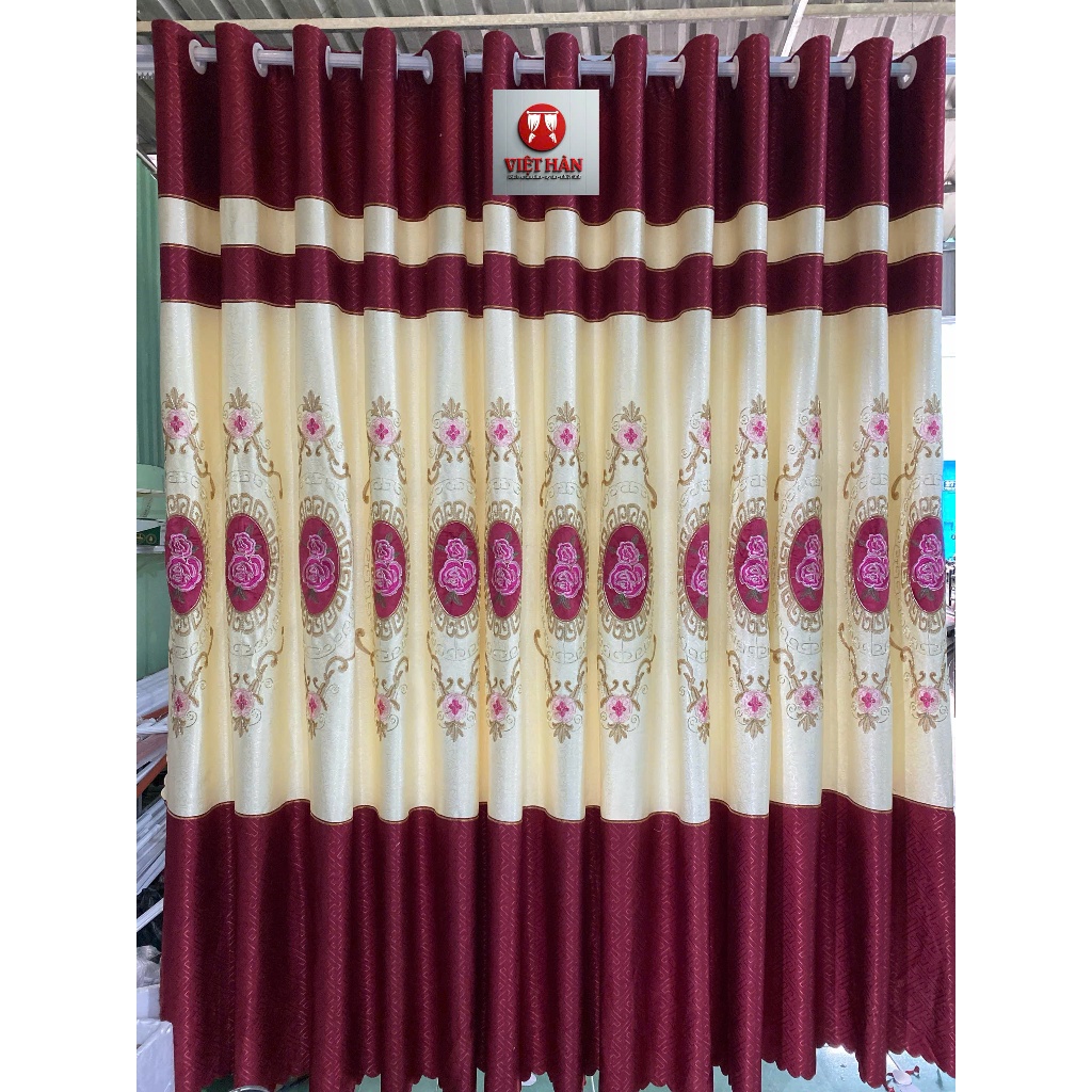1 TẤM GẤM THÊU MÀU ĐỎ  CHƯA CÓ CÂY TREO - TREO 1 TẤM MUA 1 TẤM _TREO 2 TẤM MUA 2 TẤM RÈM CỬA VIỆT HÀ
