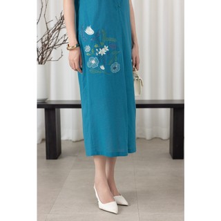 SWANLAKE | Váy Đầm Nữ Maxi Suông Tay Ngắn Cổ Tròn Cài Nút Vải Linen Thêu Hoa Có Túi Công Sở D13570
